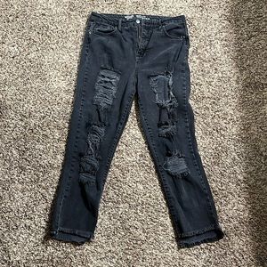 Distressed black mom-jeans